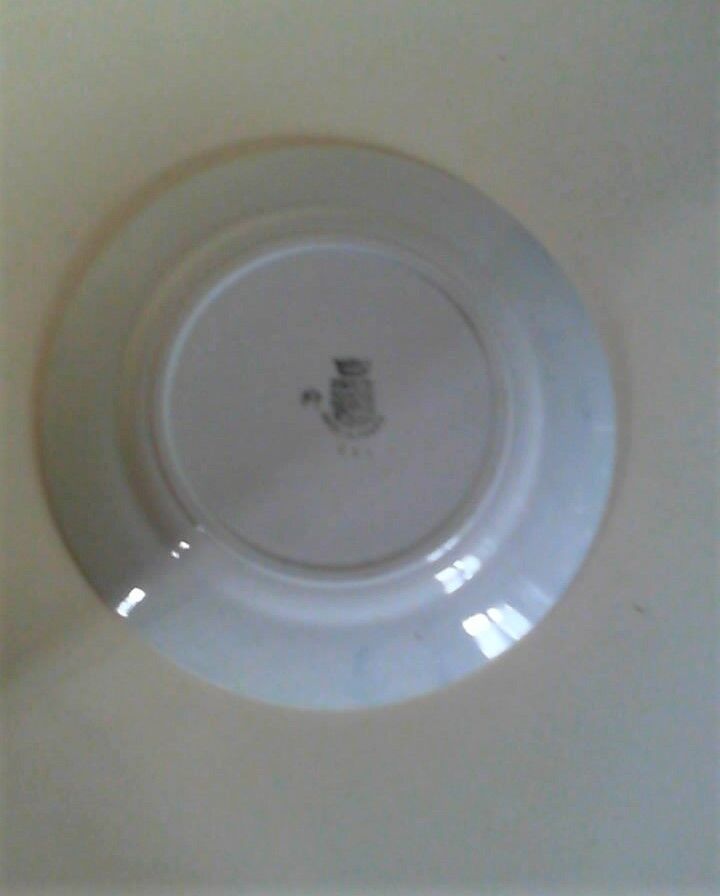 Series of eight dinner ceramic plates