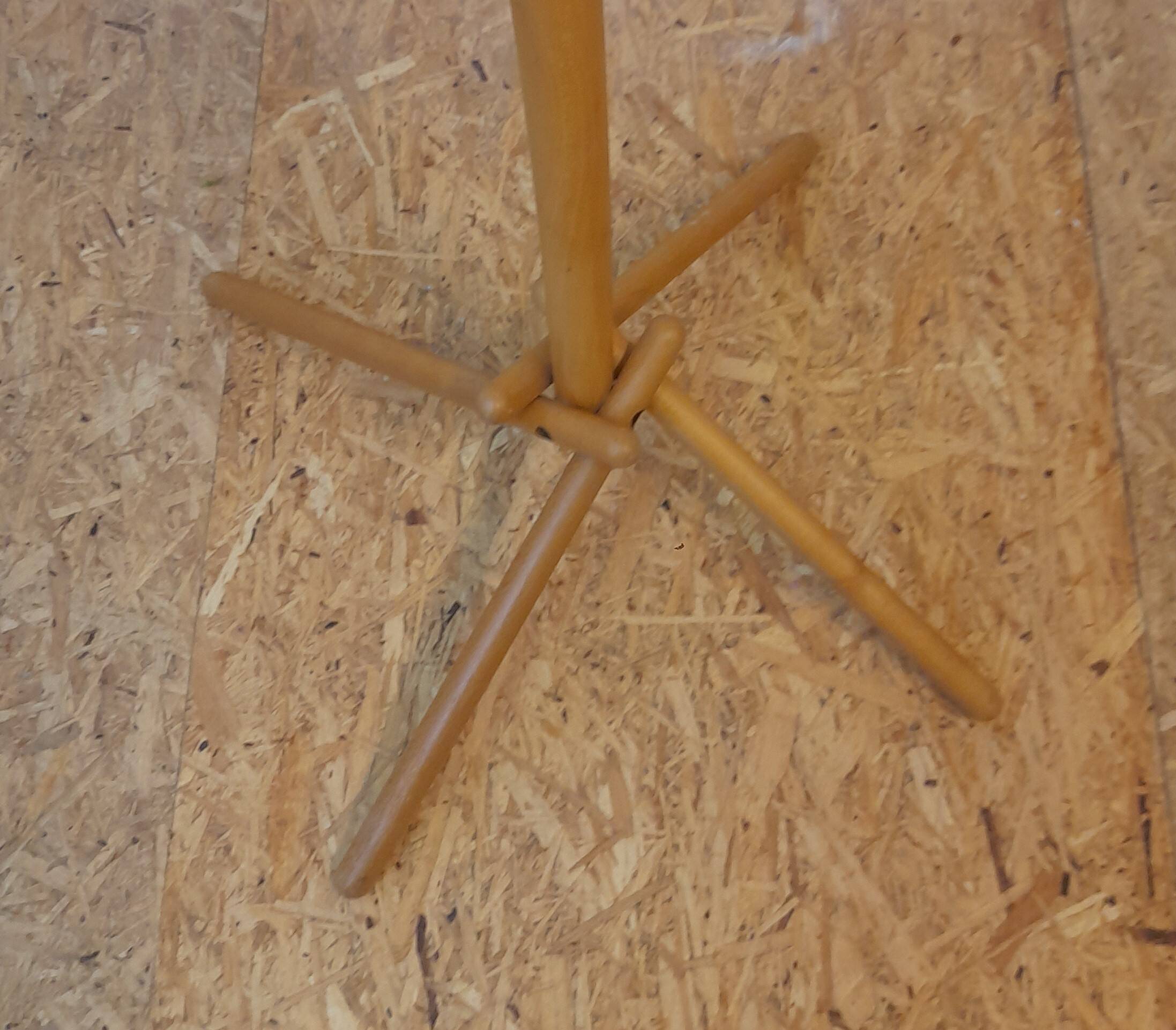 "Tenorio" Coat Rack Broomstick