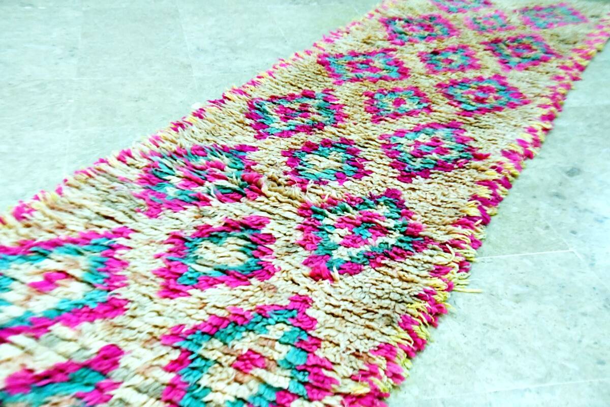 Moroccan Berber carpet hallway Boujaad vintage 280 x 75 cm