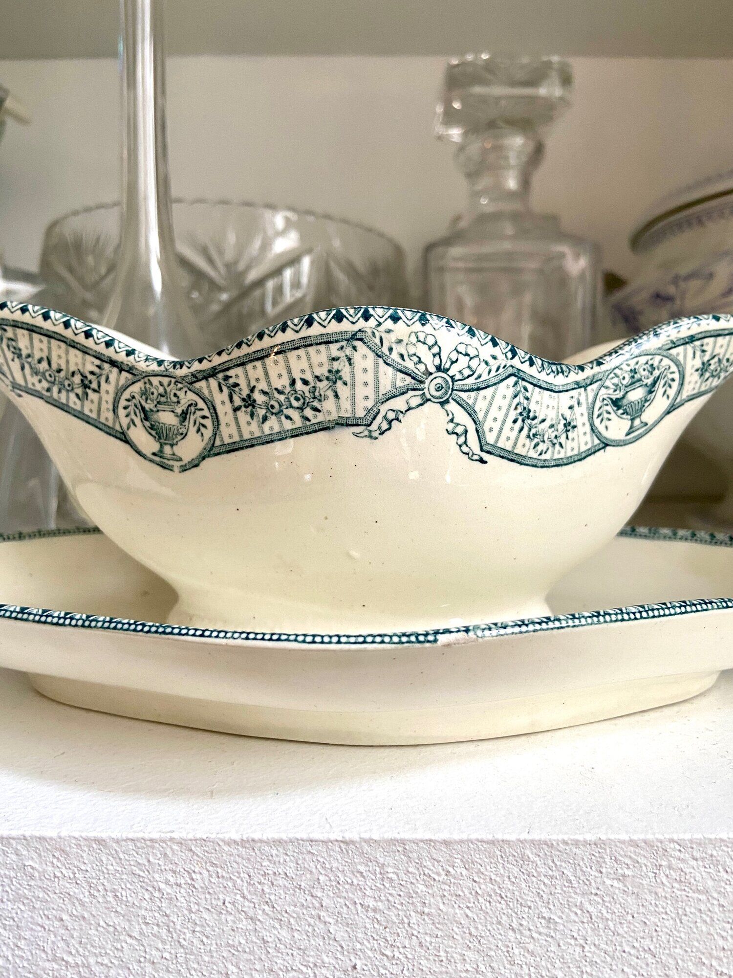 Saucière Salins en terre de fer, service "Directoire"