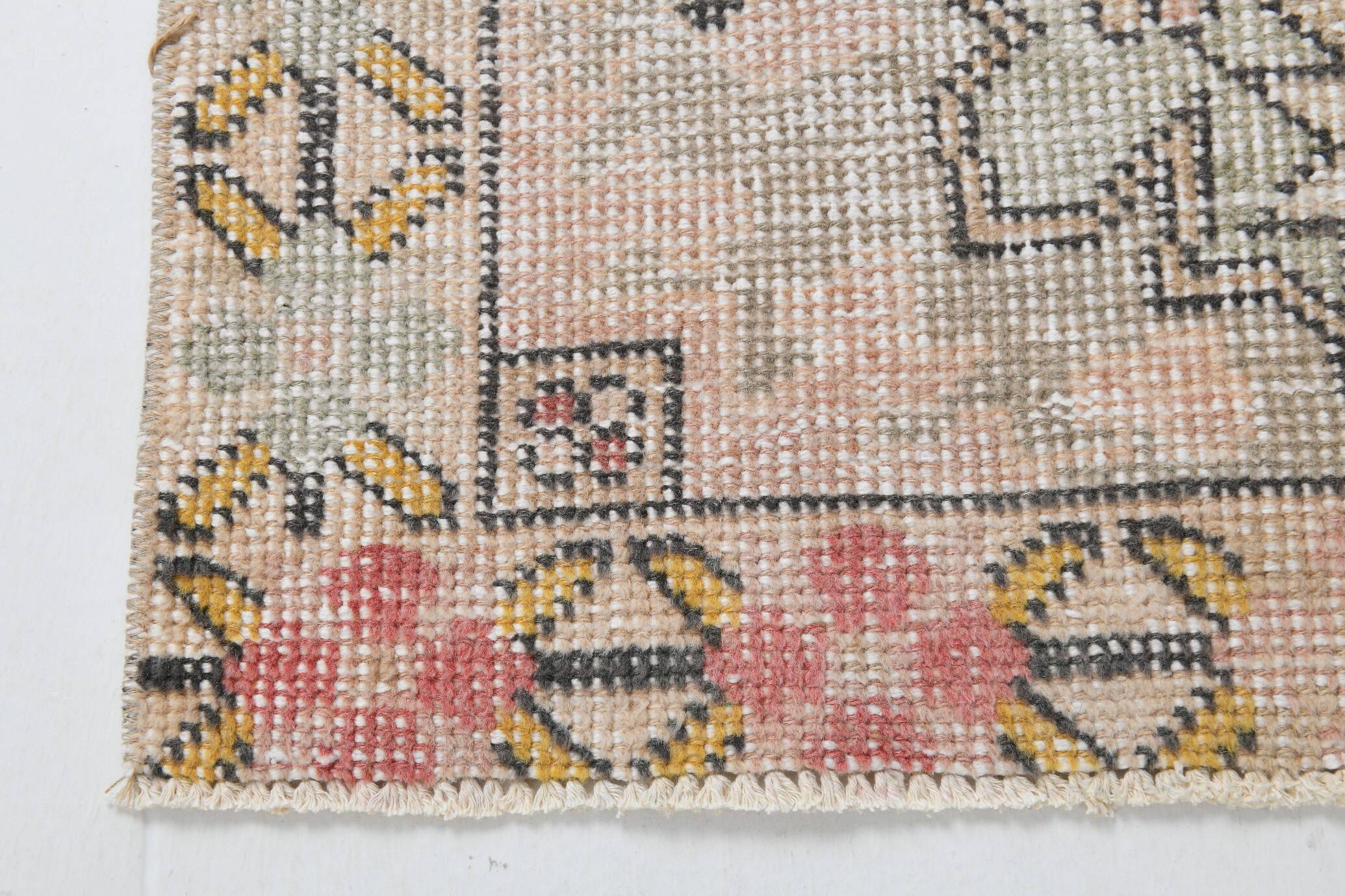 Turkish Red Cream Classic Pattern Vintage Rug, 127x215Cm