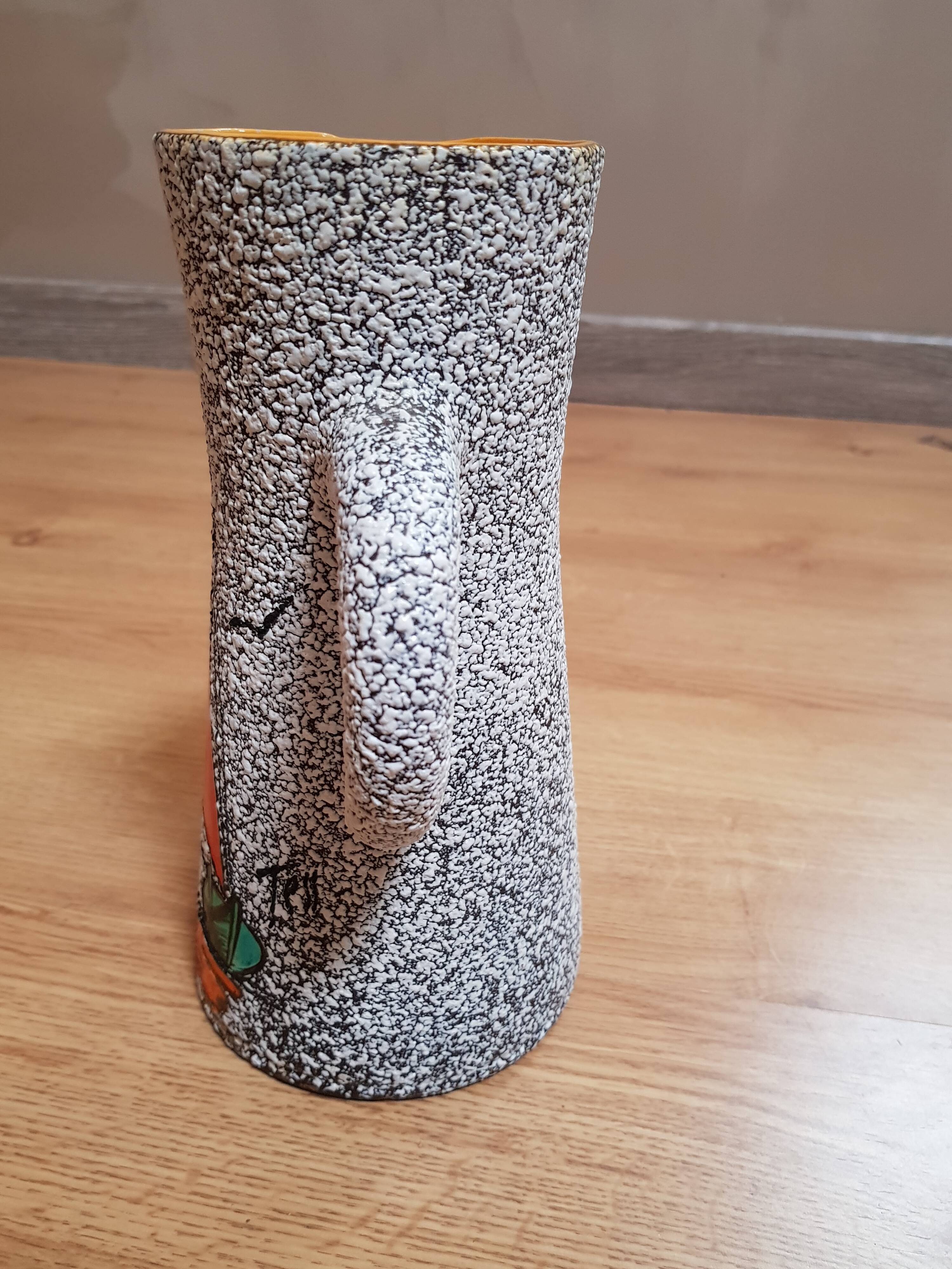 Pitcher granite bench-gray decor boat orange year 60