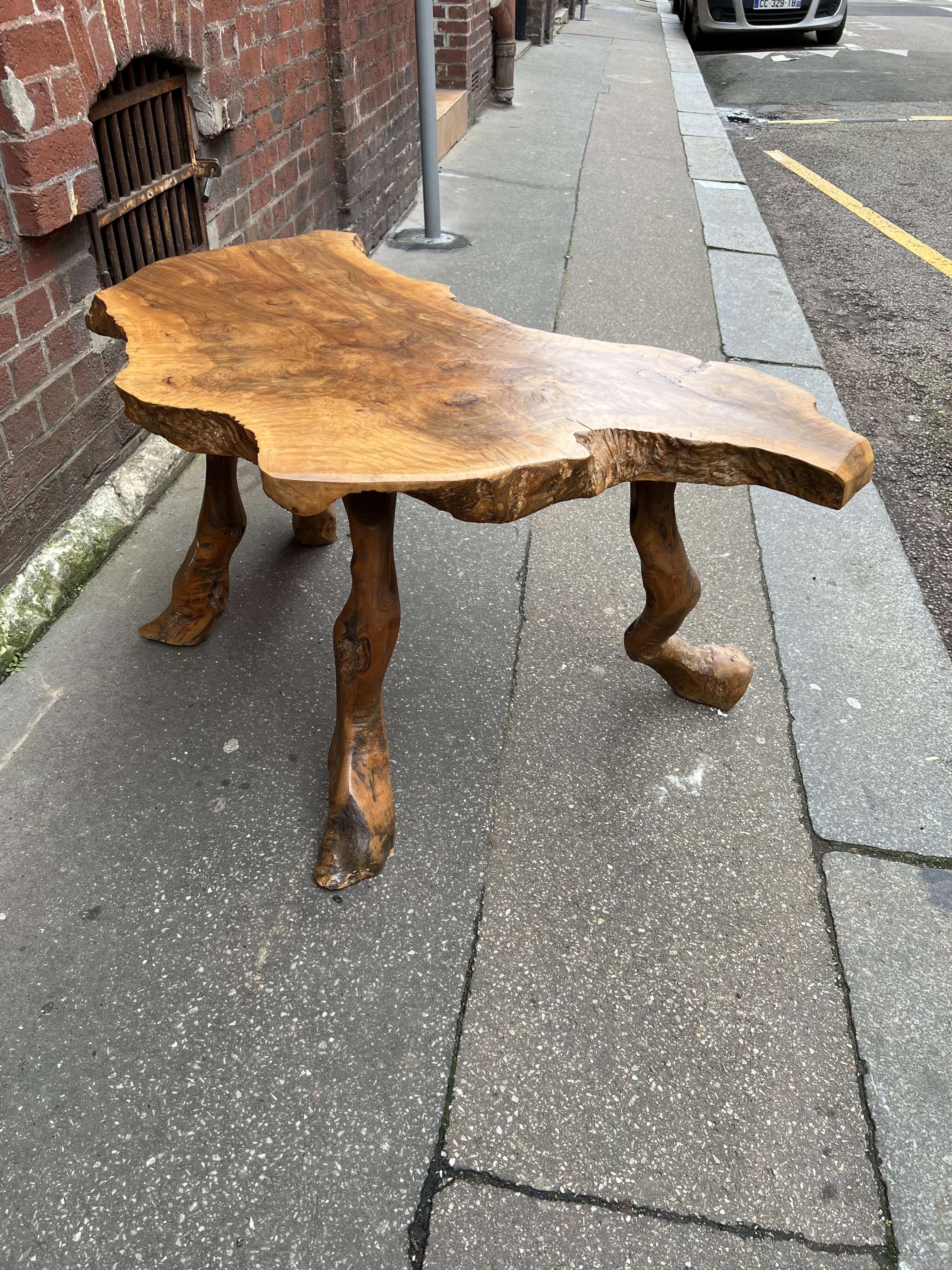 Brutalist coffee table in solid olive tree, period around 1960