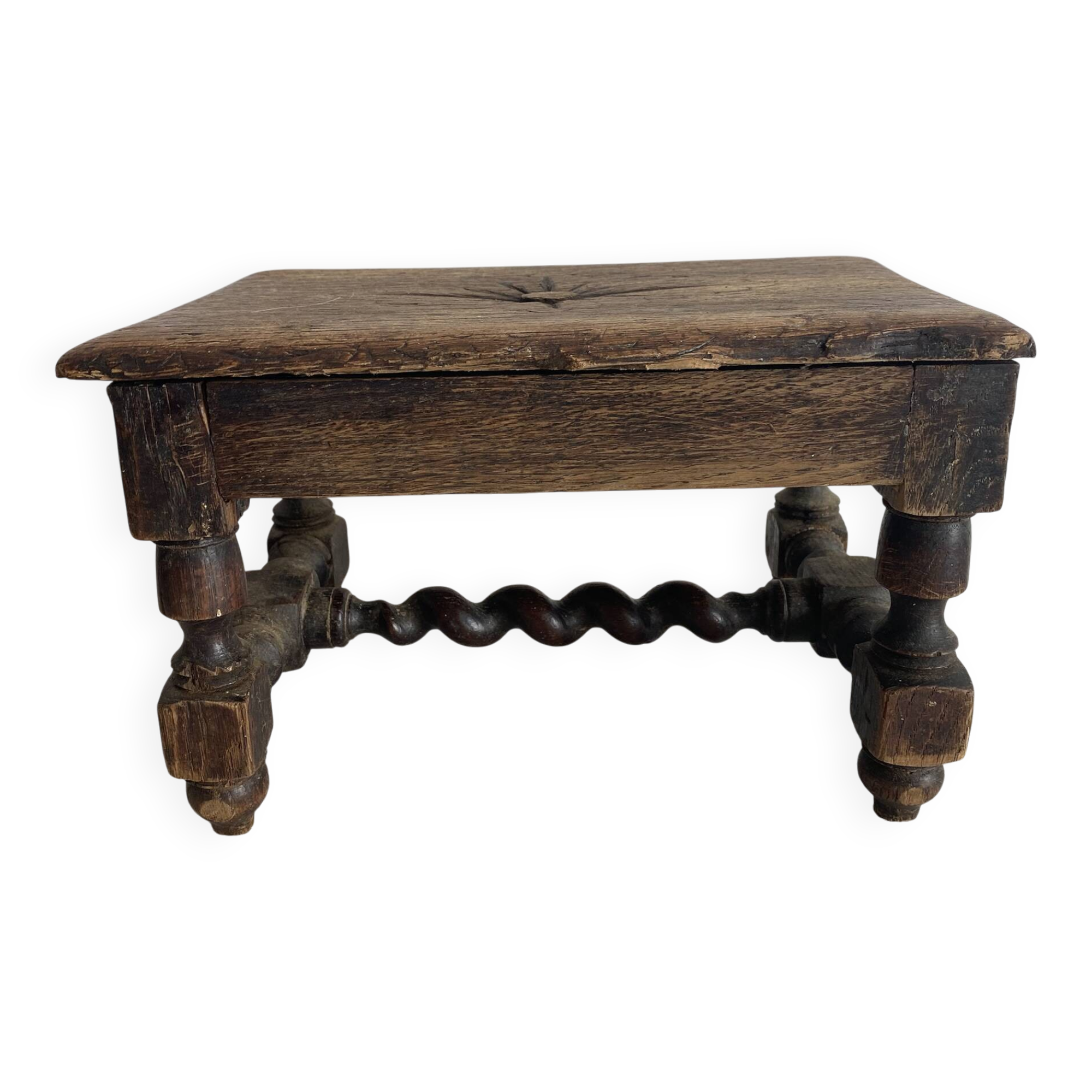 Tabouret bas ancien brodeuse en bois tourné