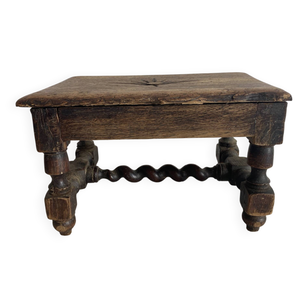 Tabouret bas ancien brodeuse en bois tourné