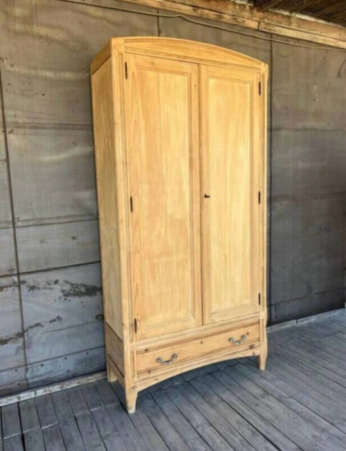 Armoire bois brut