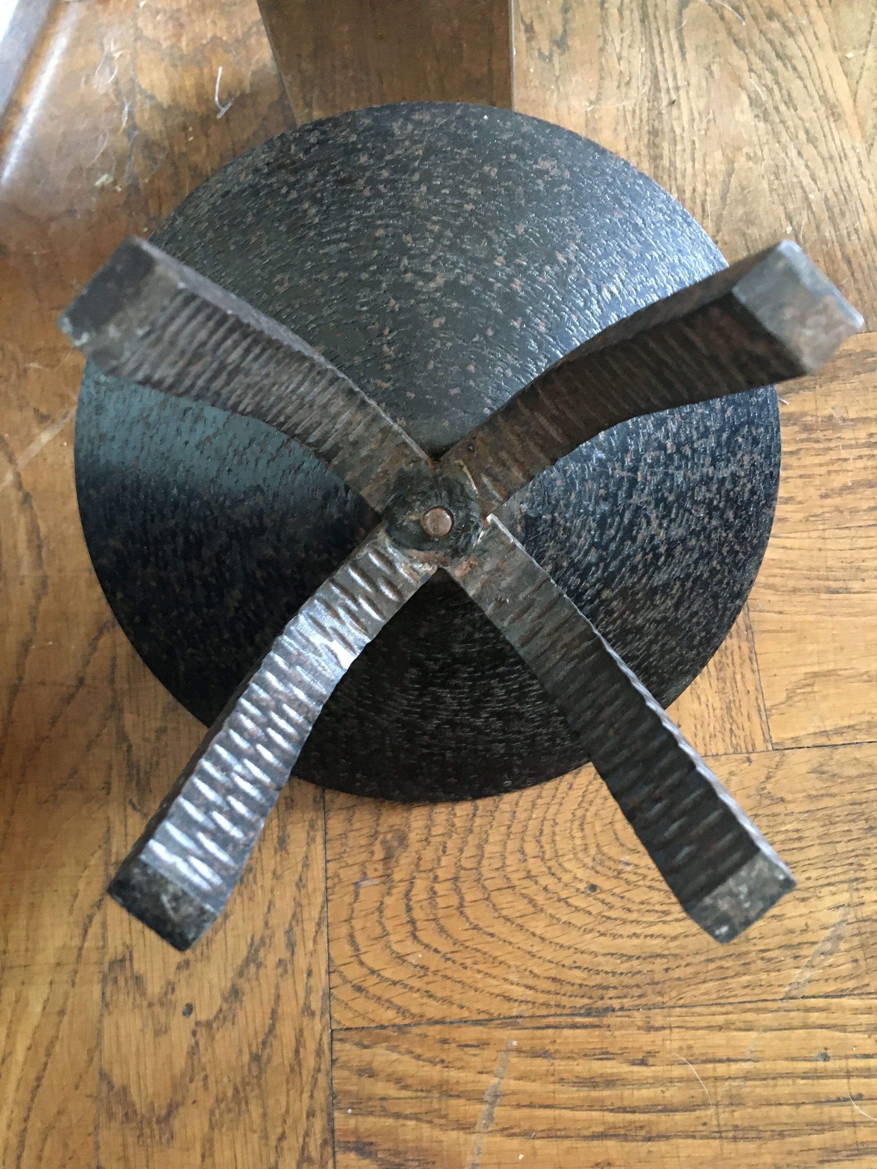 Pique wrought iron candle