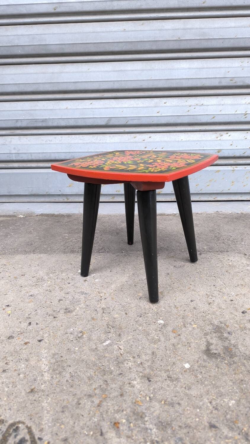 Tabouret Khokhloma en bois 1960