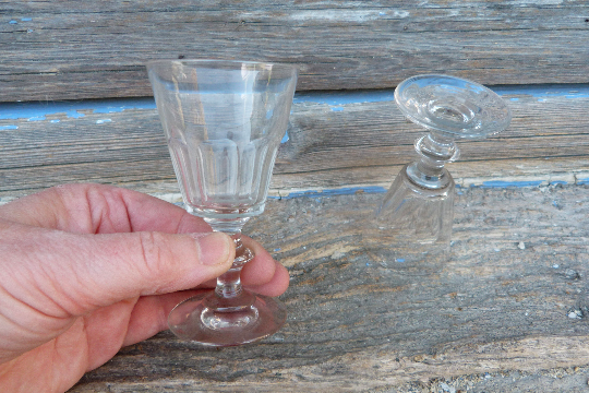 Set of 2 crystal antique foot glasses for liqueur