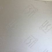 Fauteuil Pavo en cuir crème avec cadre en chrome de FSM, années 2000.