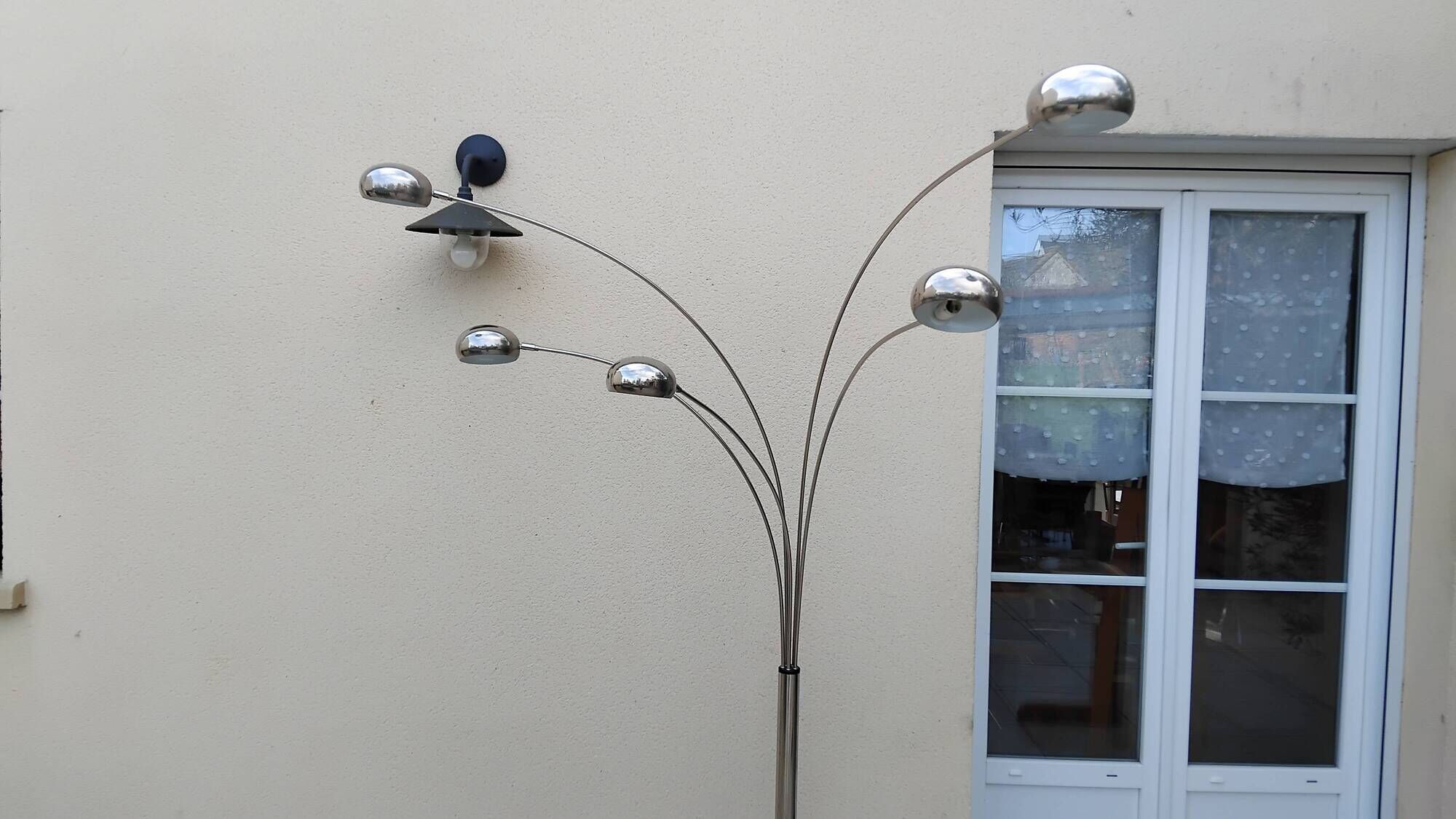 Lily of the valley floor lamp with 5 branches, vintage Italian design.