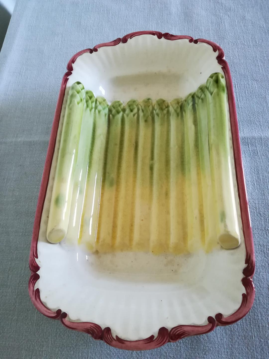 Sarreguemines asparagus dish