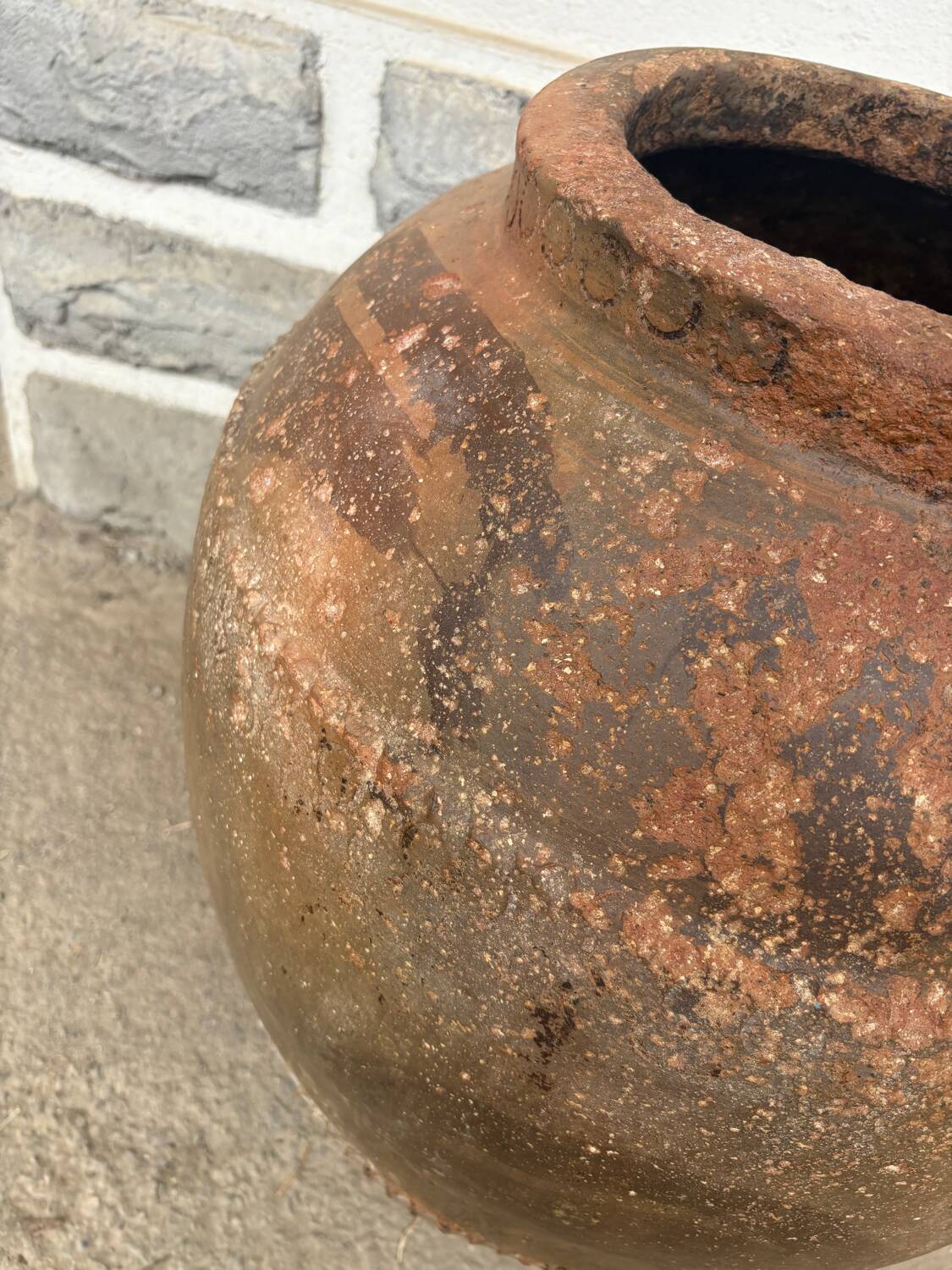 Old oil jar, Spain, Tinaja, 18th century.