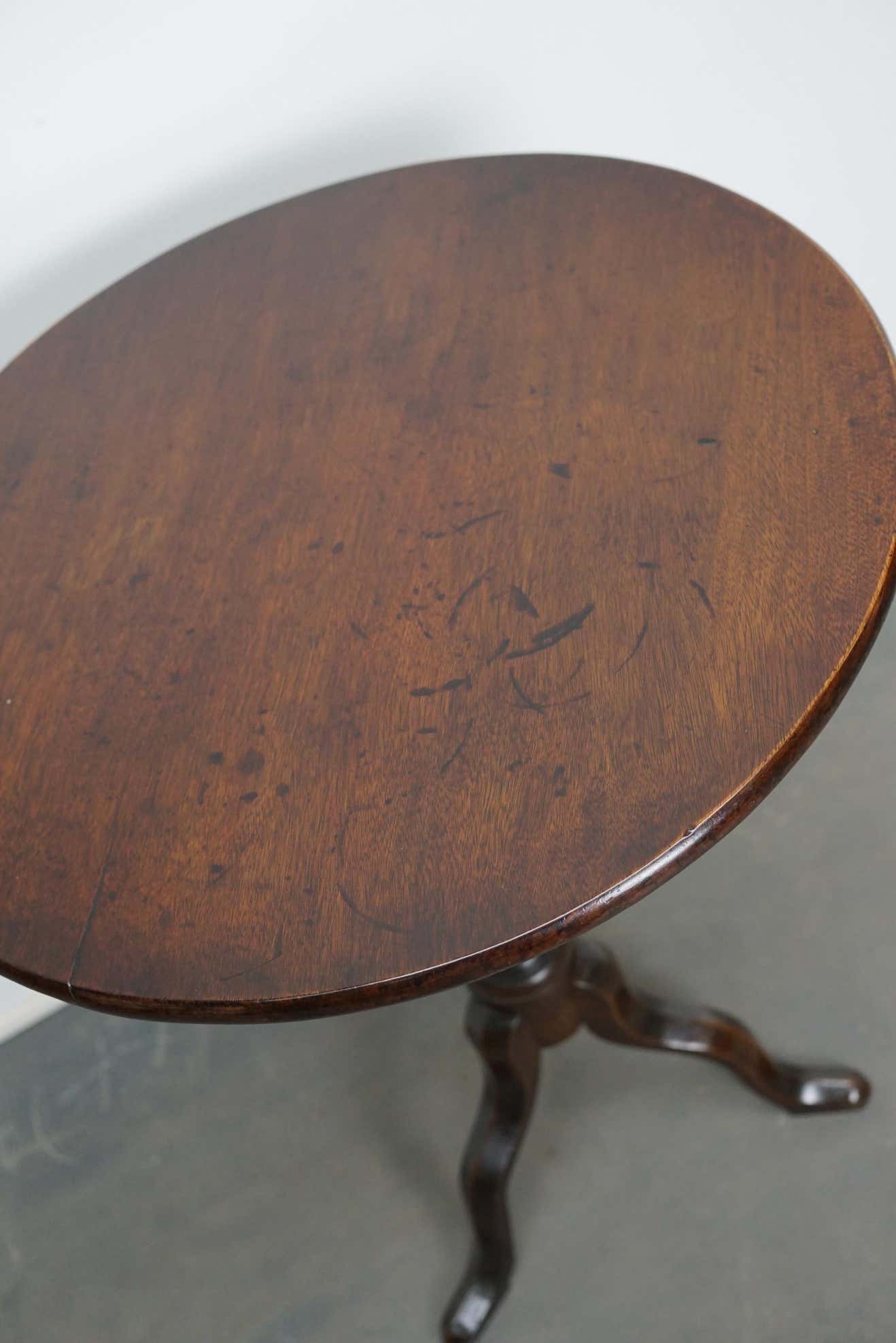 18th century Georgian wine table with reclining mahogany tray