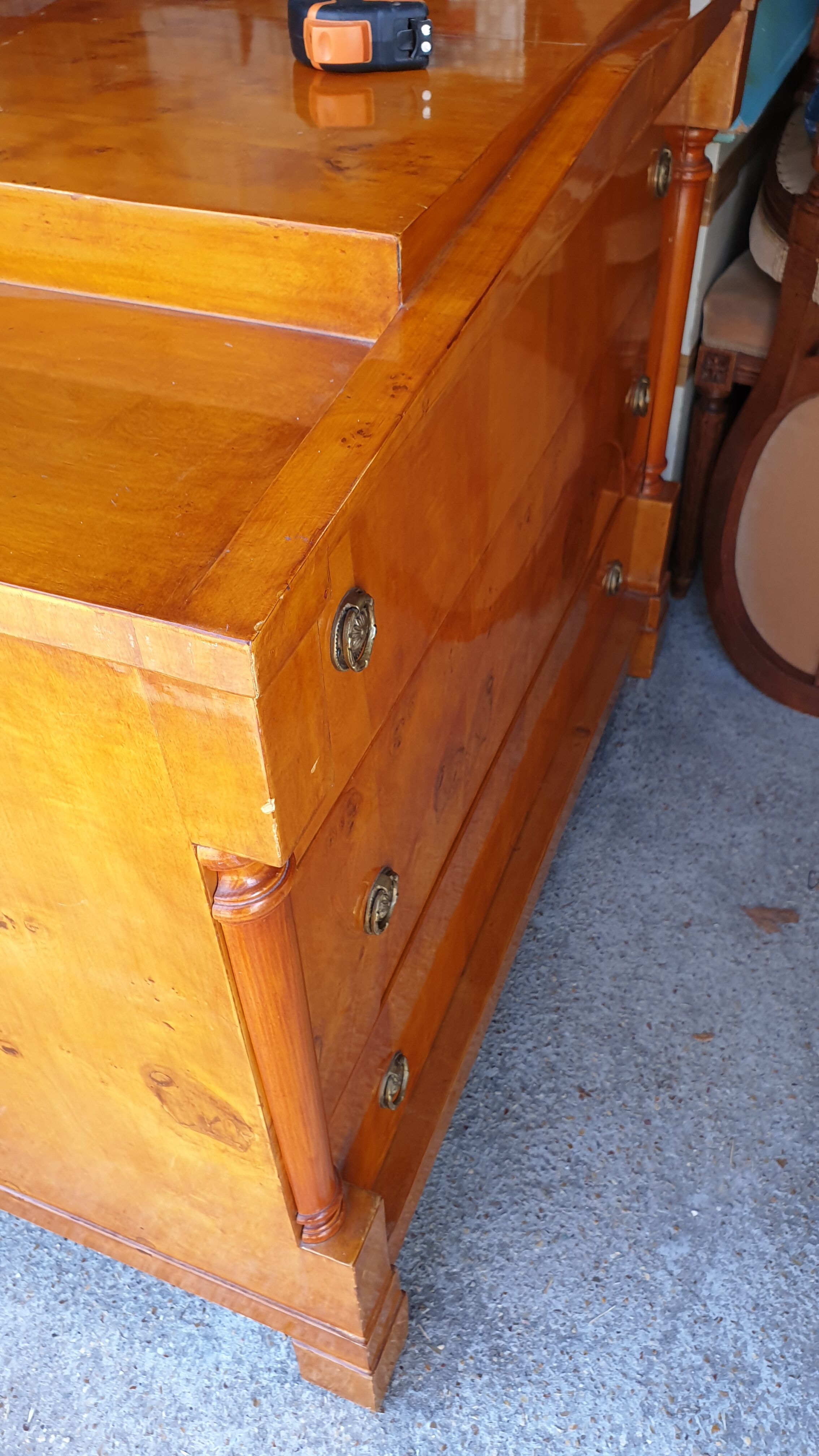 Commode en ronce de noyer XXème