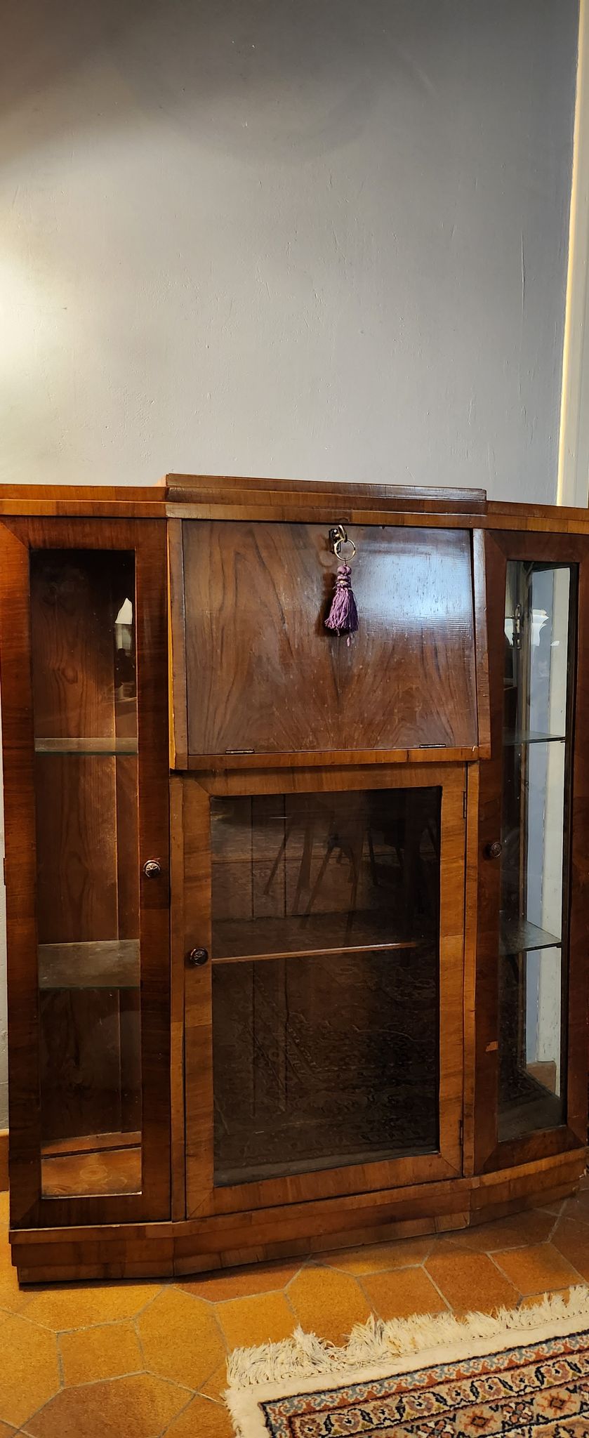 Art deco showcase bar furniture in rosewood veneer. 1930s.