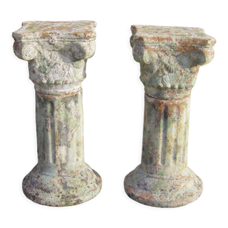 Paire de colonnes cannelées corinthiennes en terre-cuite