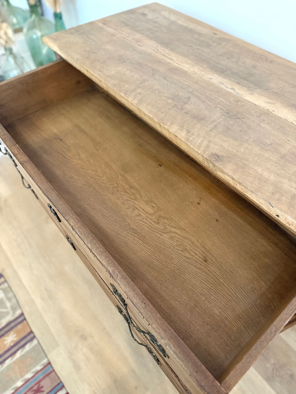 Commode sauteuse ancienne