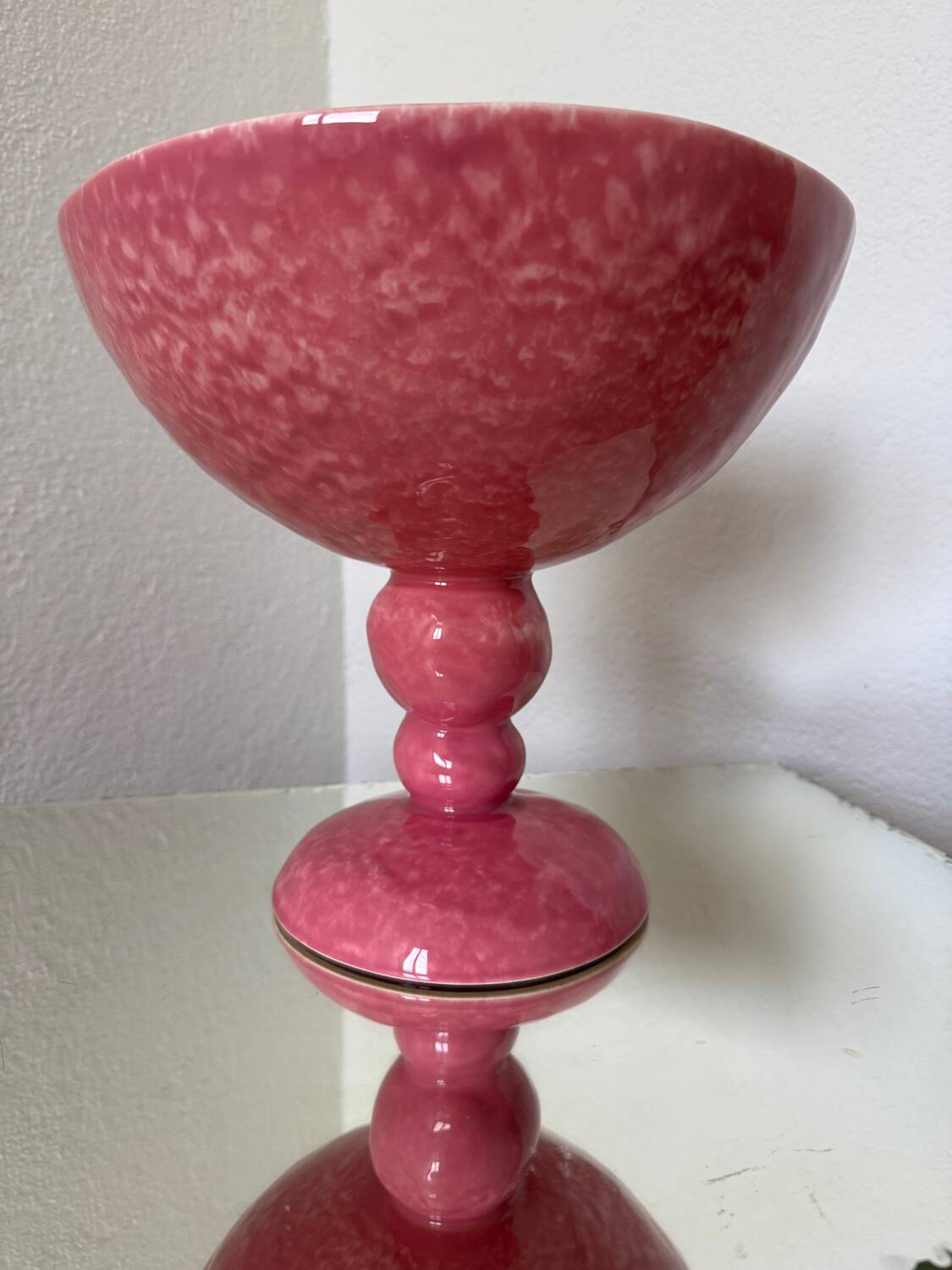 Grande coupe sur pied faïence Digoin rose