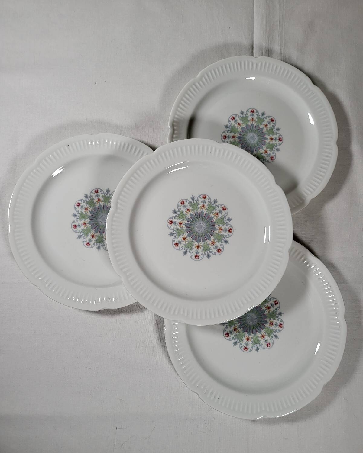 4 Vierzon Porcelain Dessert Plates