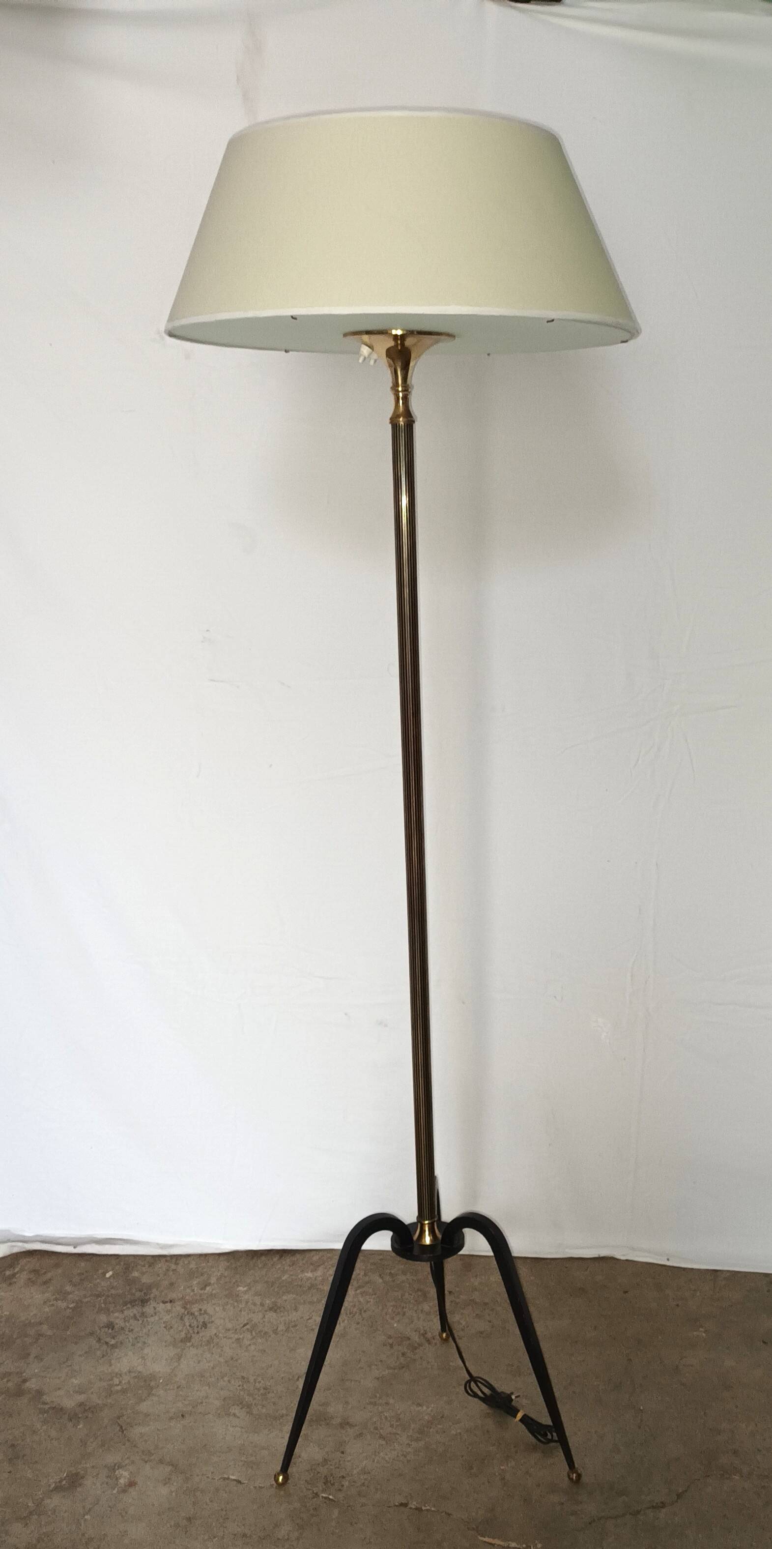 Reading floor lamp from the Arlus house from the 1950s.