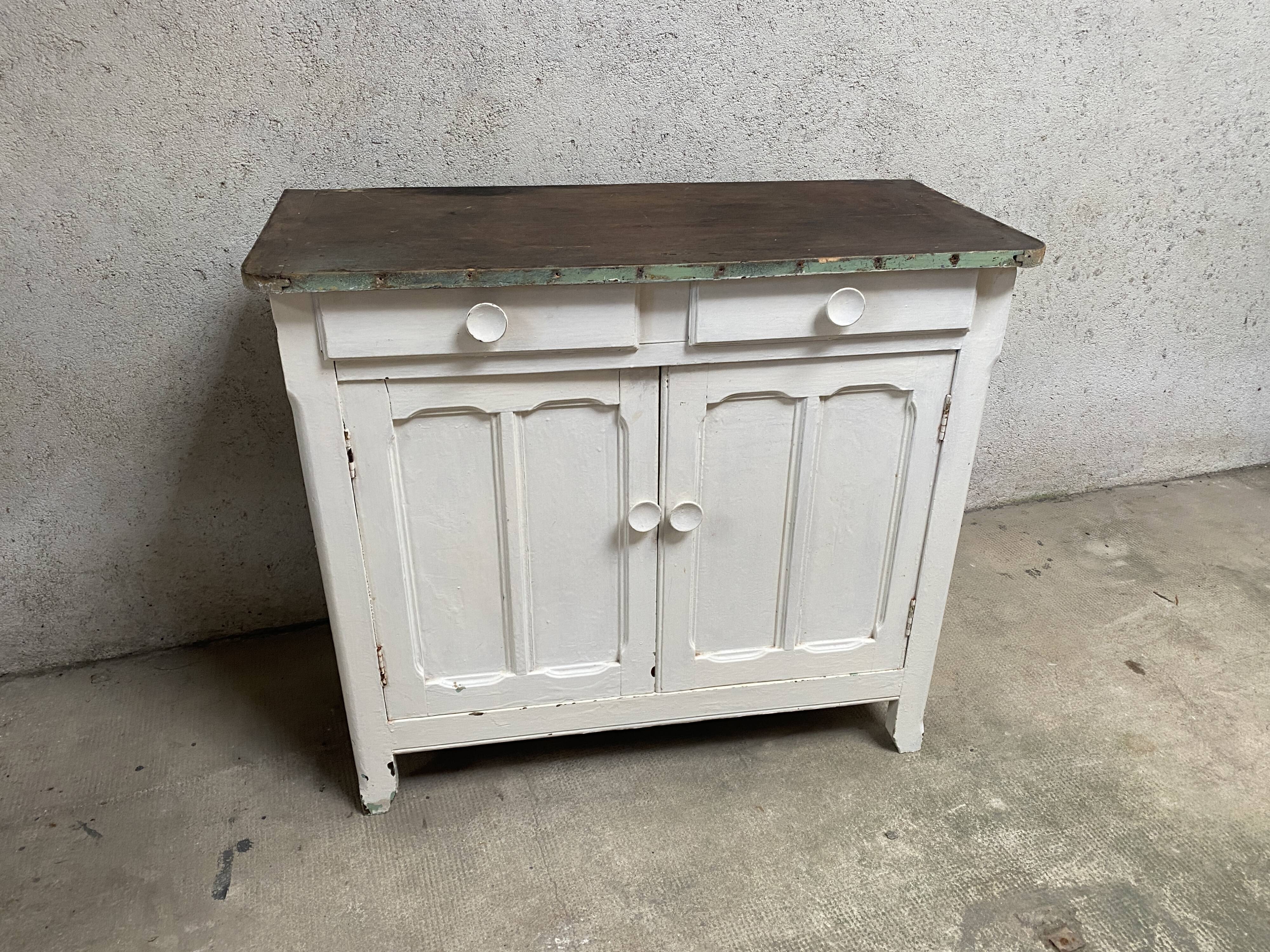 Parisian buffet to repaint