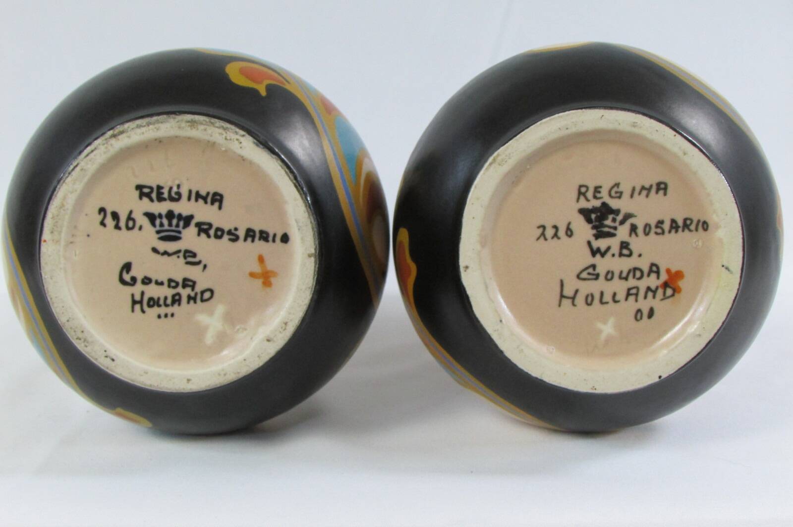 Pair of Régina Rosario vases, Gouda Holland