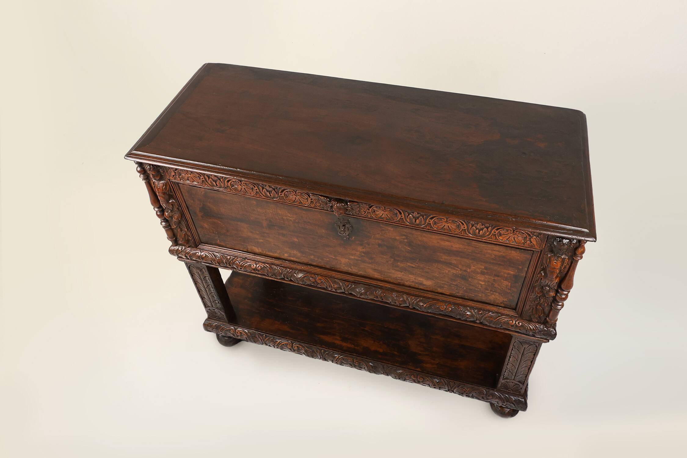 16th Century Italian Renaissance Cabinet in walnut with rich carvings