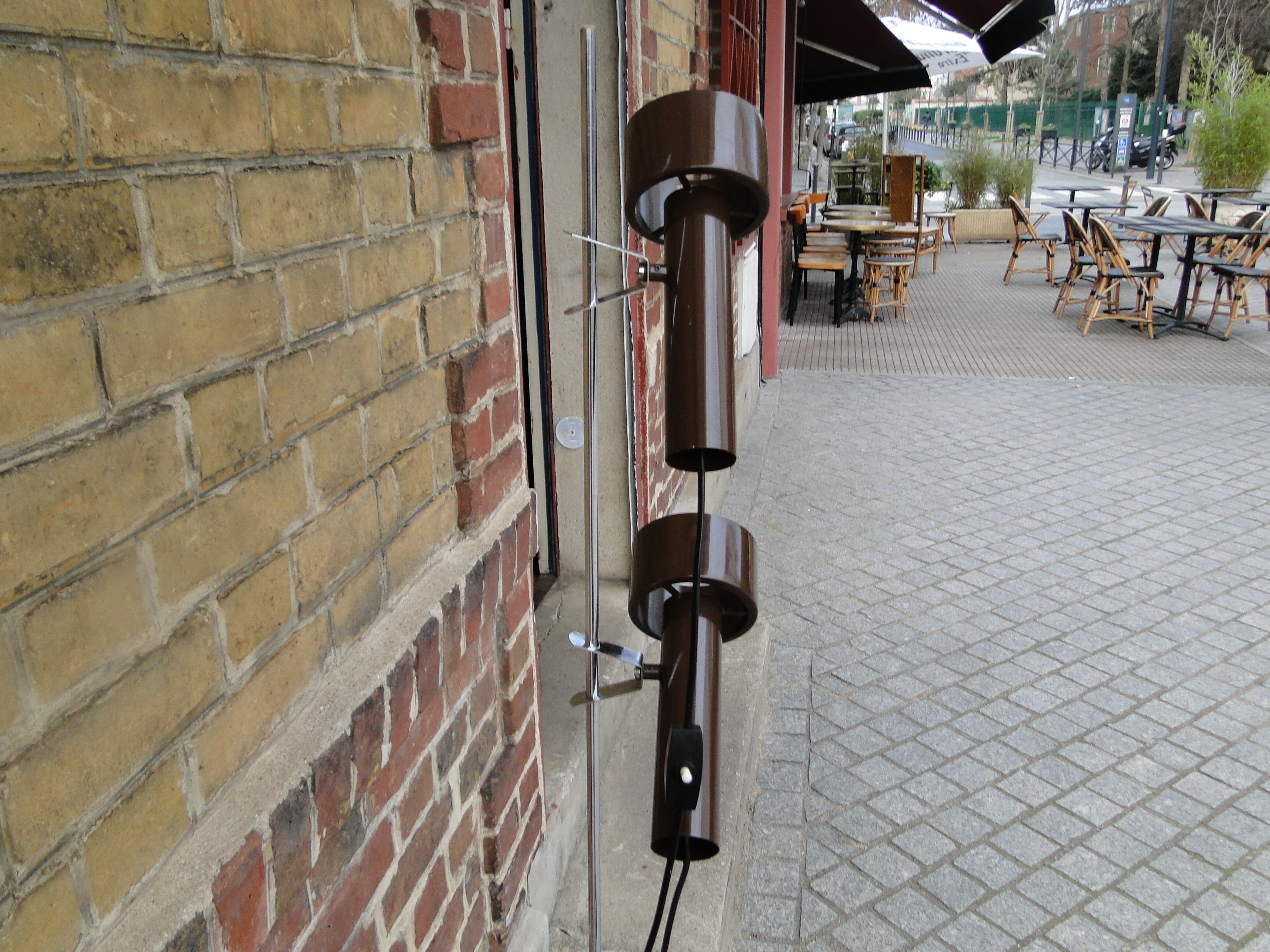 Lamppost space age brown with 2 spots