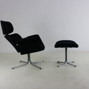 Artifort big tulip lounge chair with original ottoman