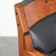 Fauteuil en cuir noir de style Art Déco en bon état.