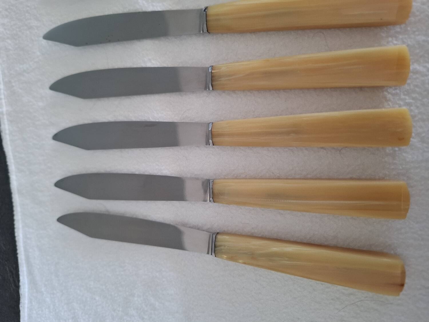 12 knives
