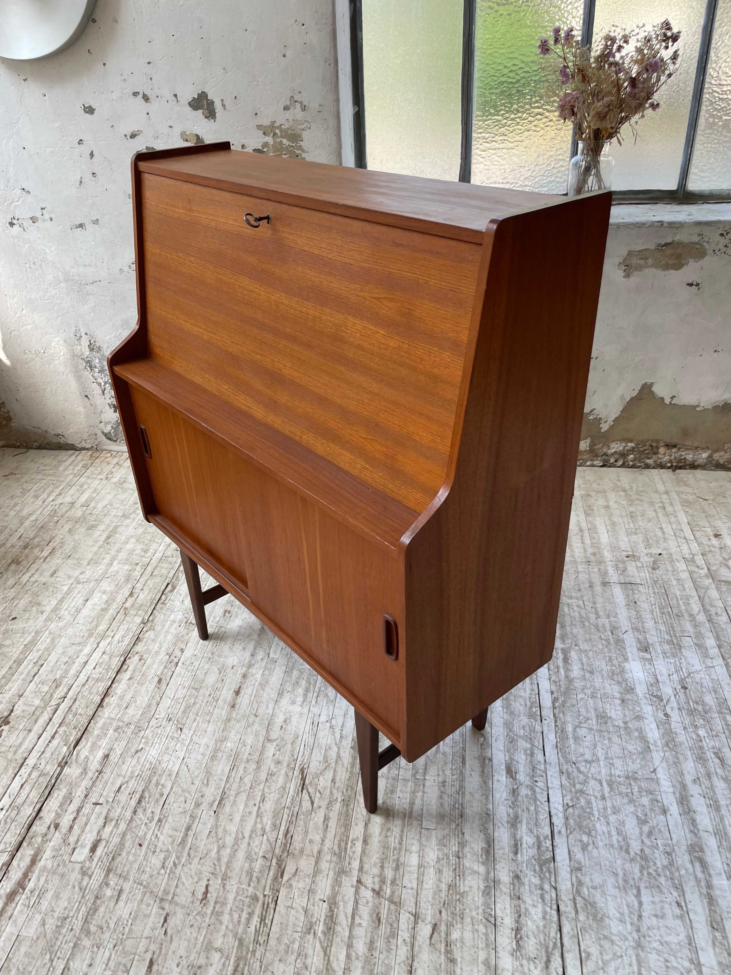 Secretary Samcom teck 1960