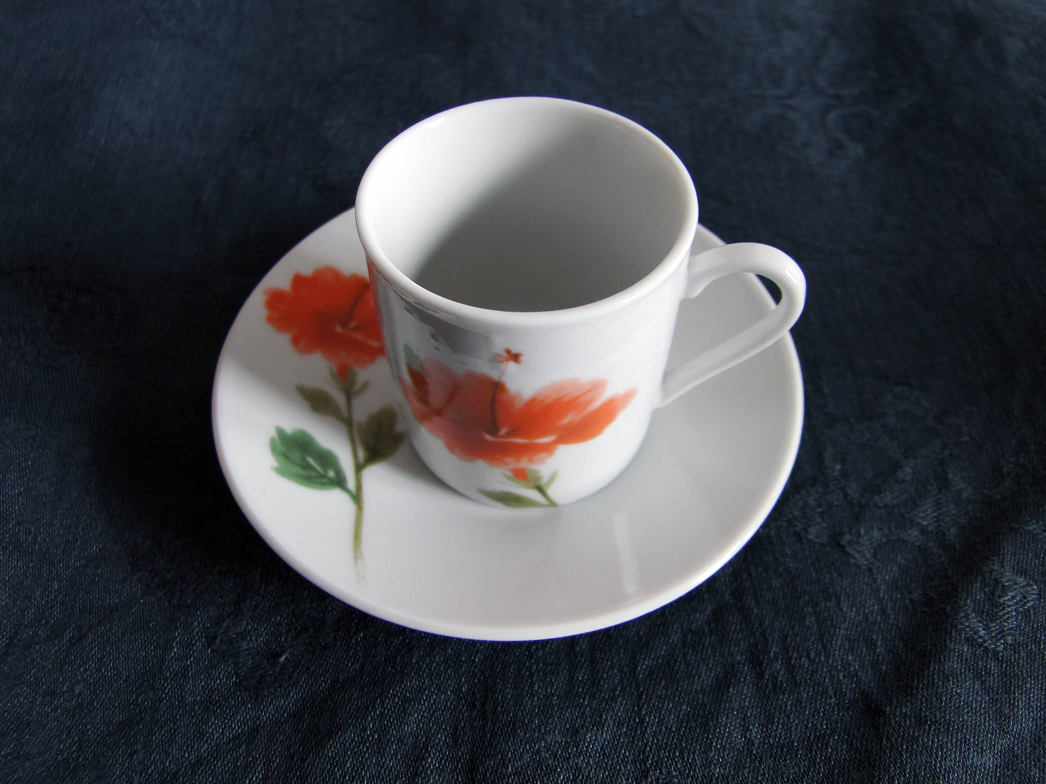 Coffee service 12 cups porcelain pattern poppy pottery of the Marais vintage 70s