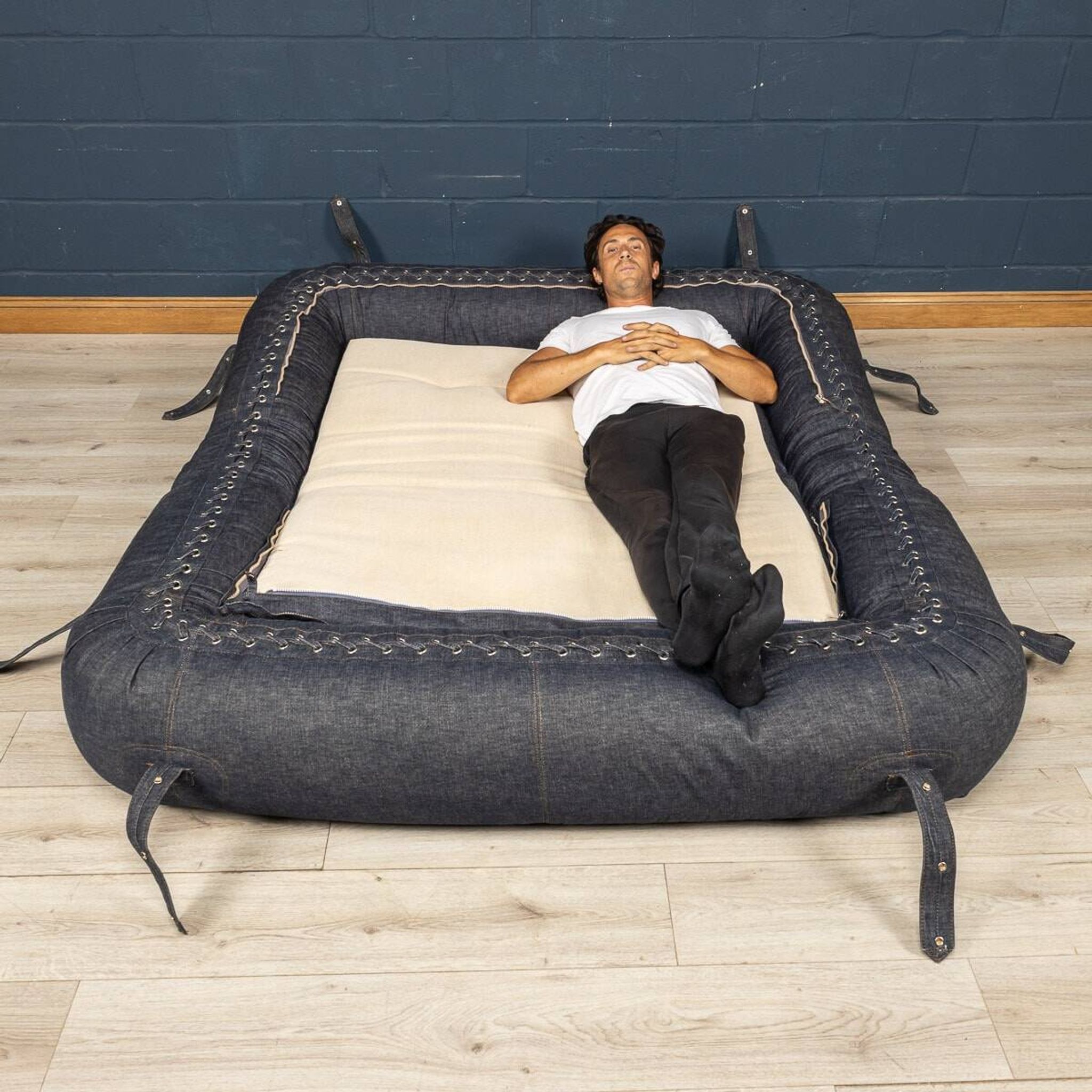 An italian "anfibio" sofa bed by alessandro becchi for giovannetti collezio