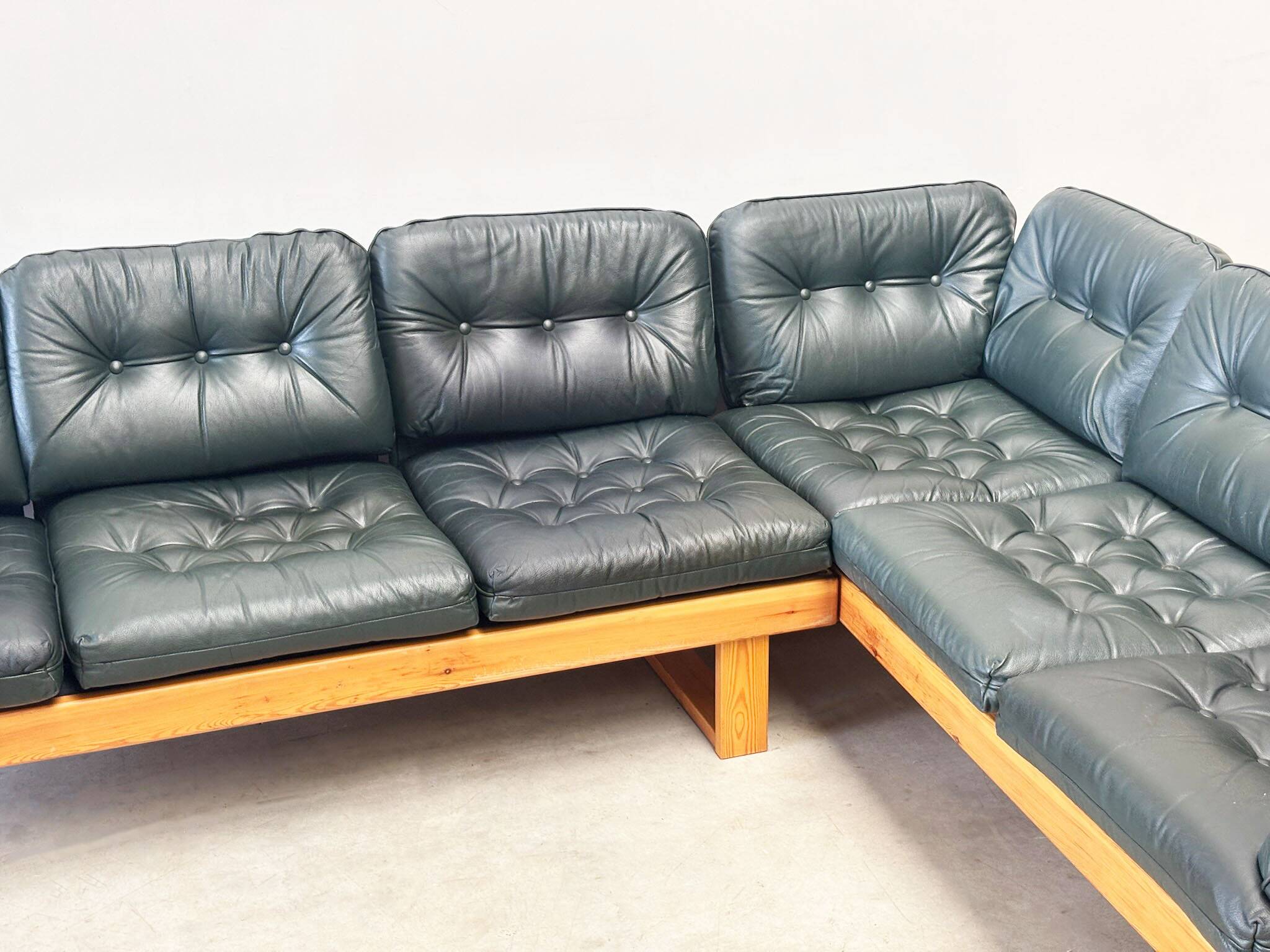 Canapé d'angle modulable en pin et cuir vert, Allemagne années 1970