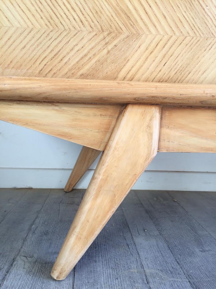 Sideboard feet compass