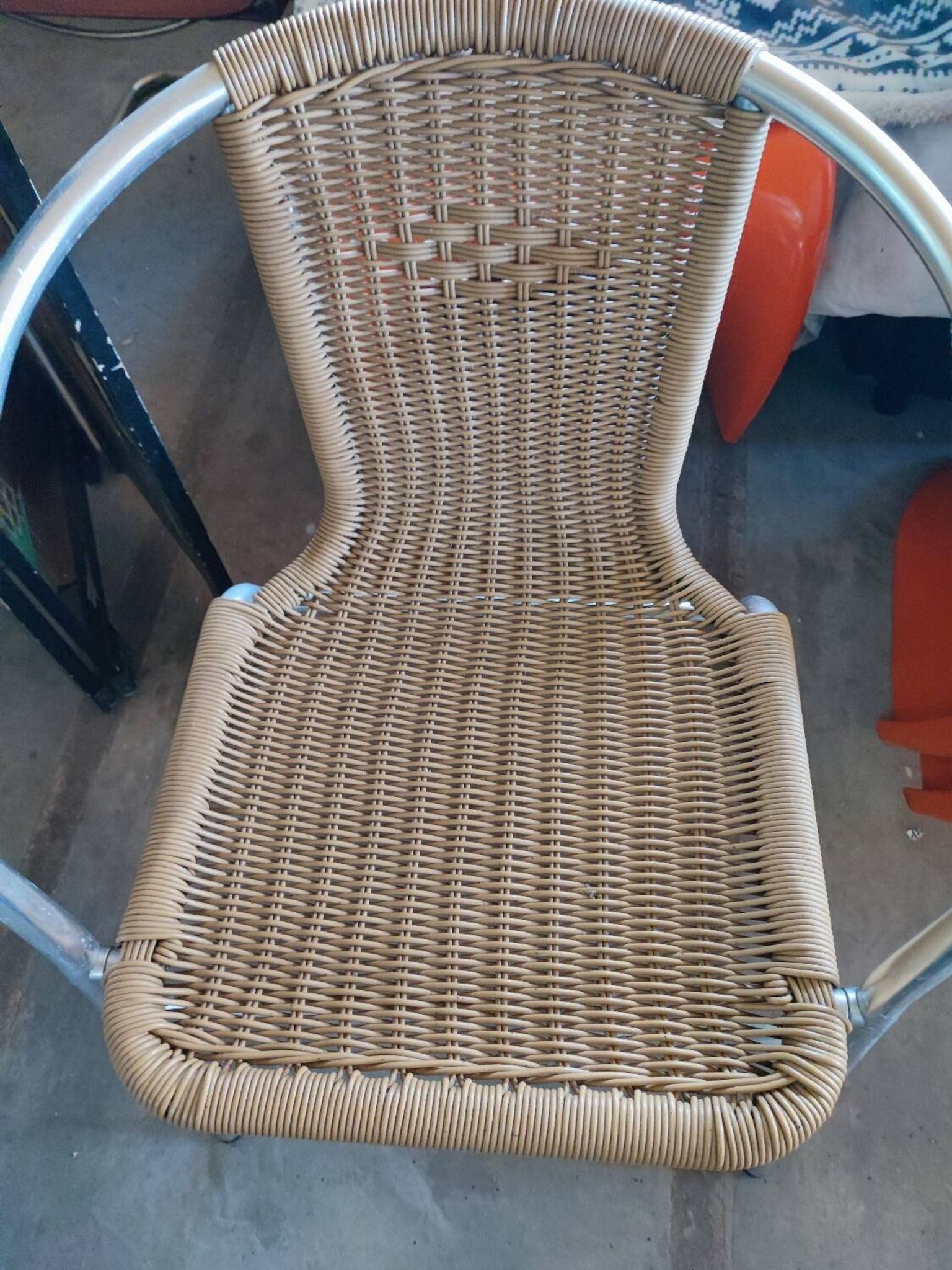Chaises scoubidou et aluminium