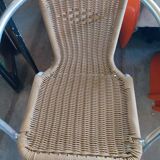 Scoubidou and aluminum chairs