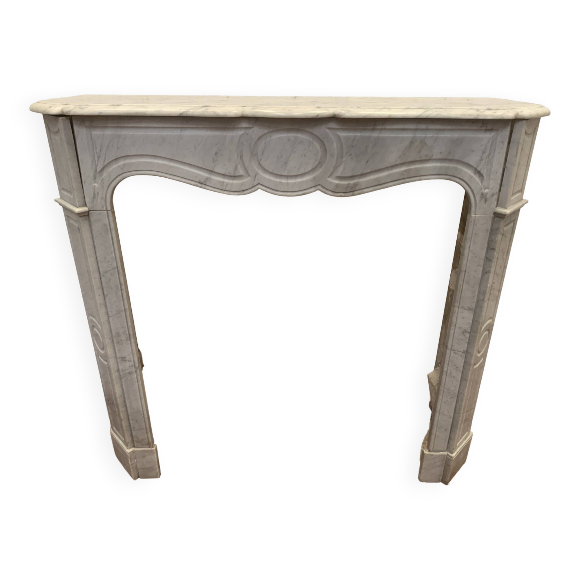 Cheminée de style Louis XV Model Pompadour Marbre blanc de Carrare XX siècle