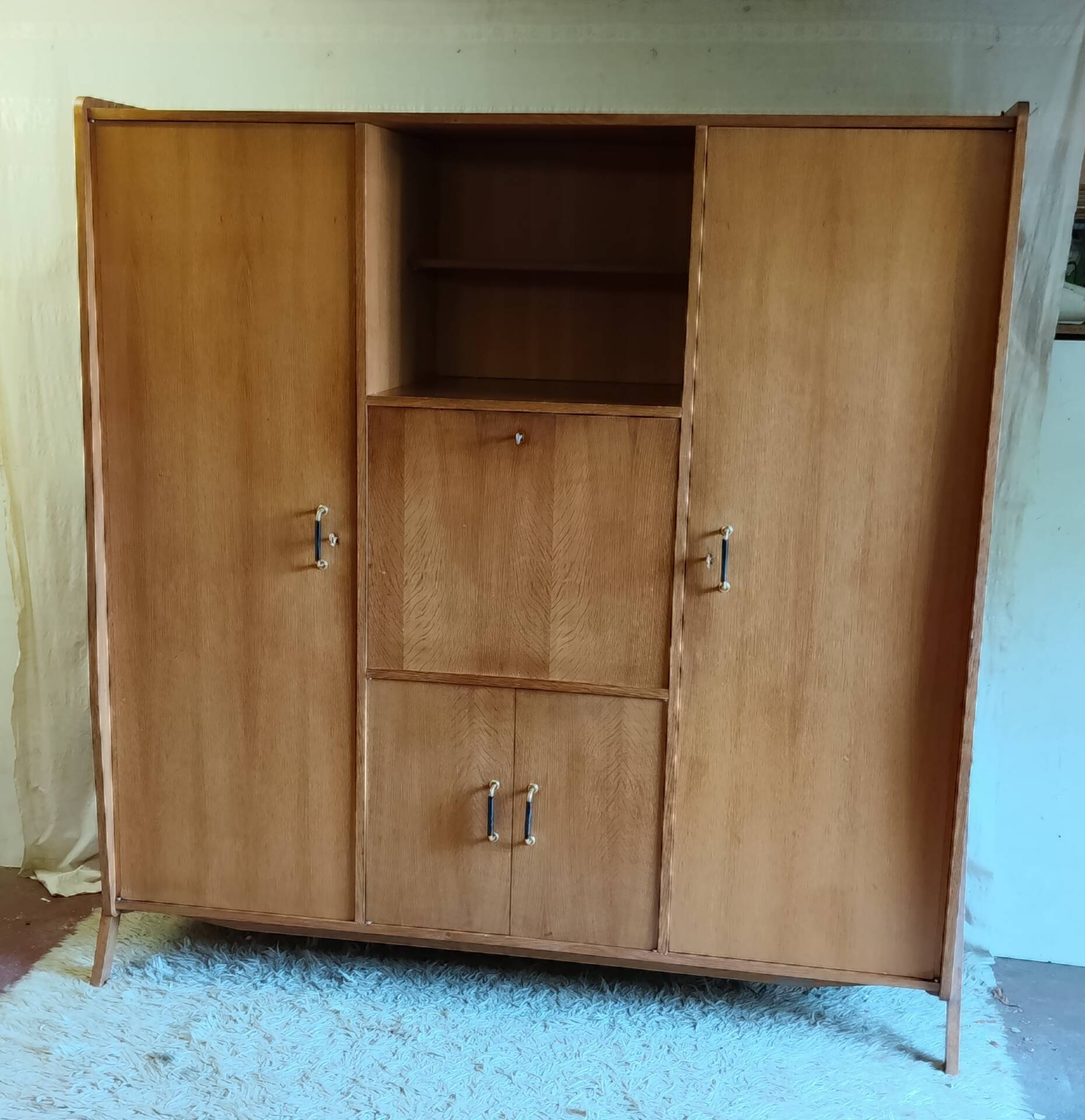 Wooden cabinet with tapered legs - French cabinetmaker - 1960s