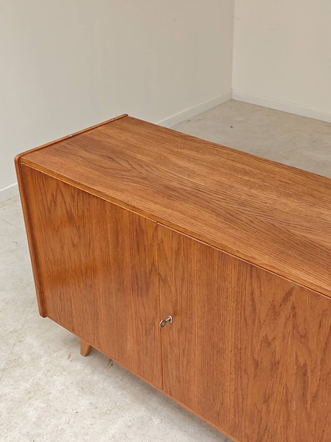 Enfilade U 460 black and white Jiri Jiroutek for Interiér Praha 1960