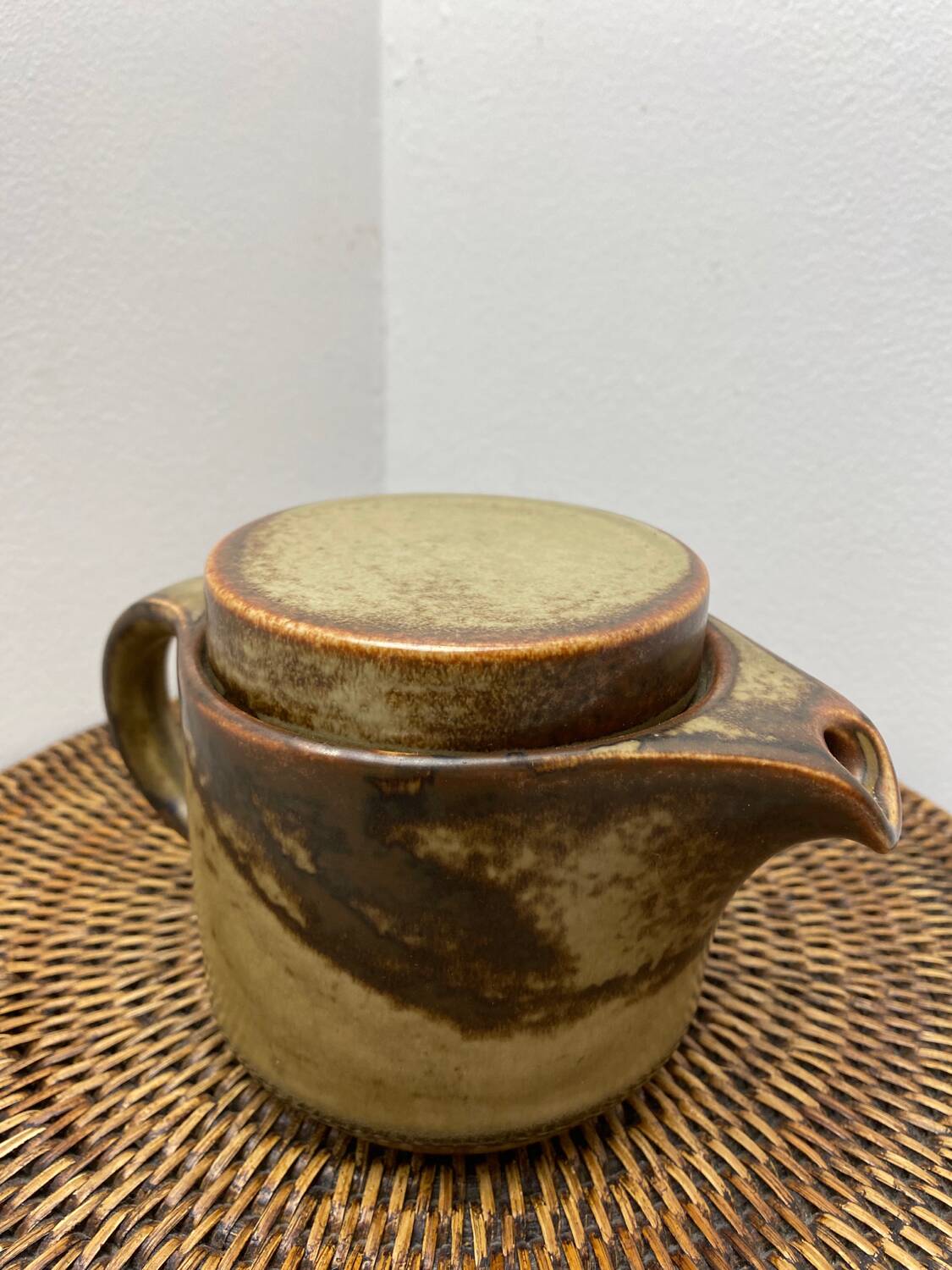 Sahara teapot and milk jug