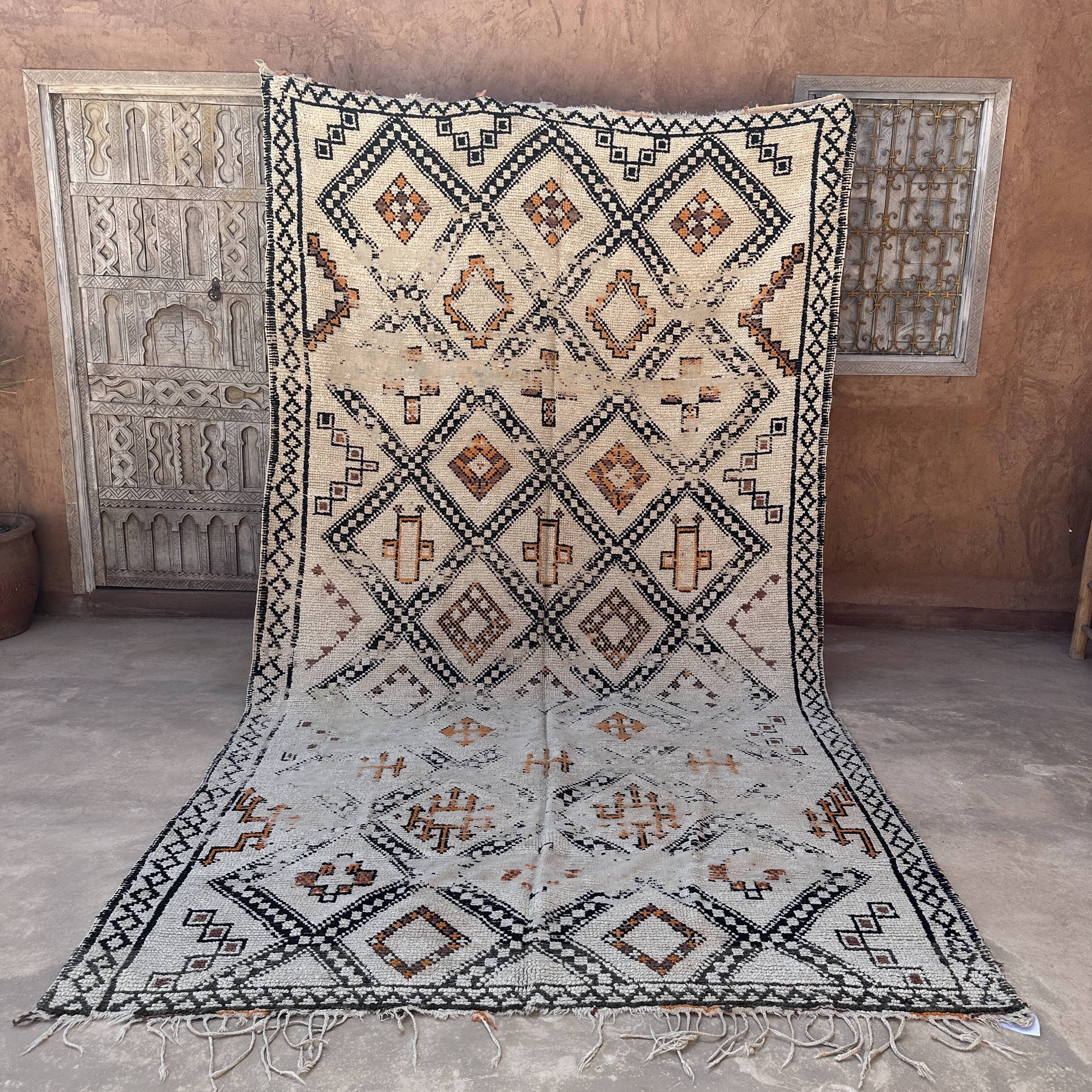 Moroccan rug - 197 x 350 cm