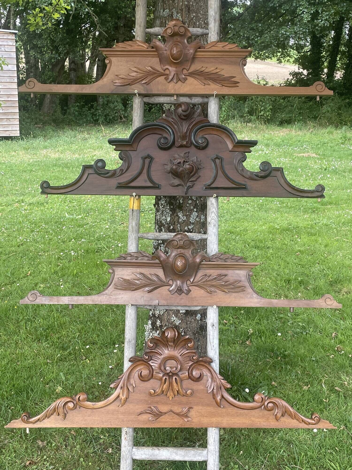 Pediments for wall decoration