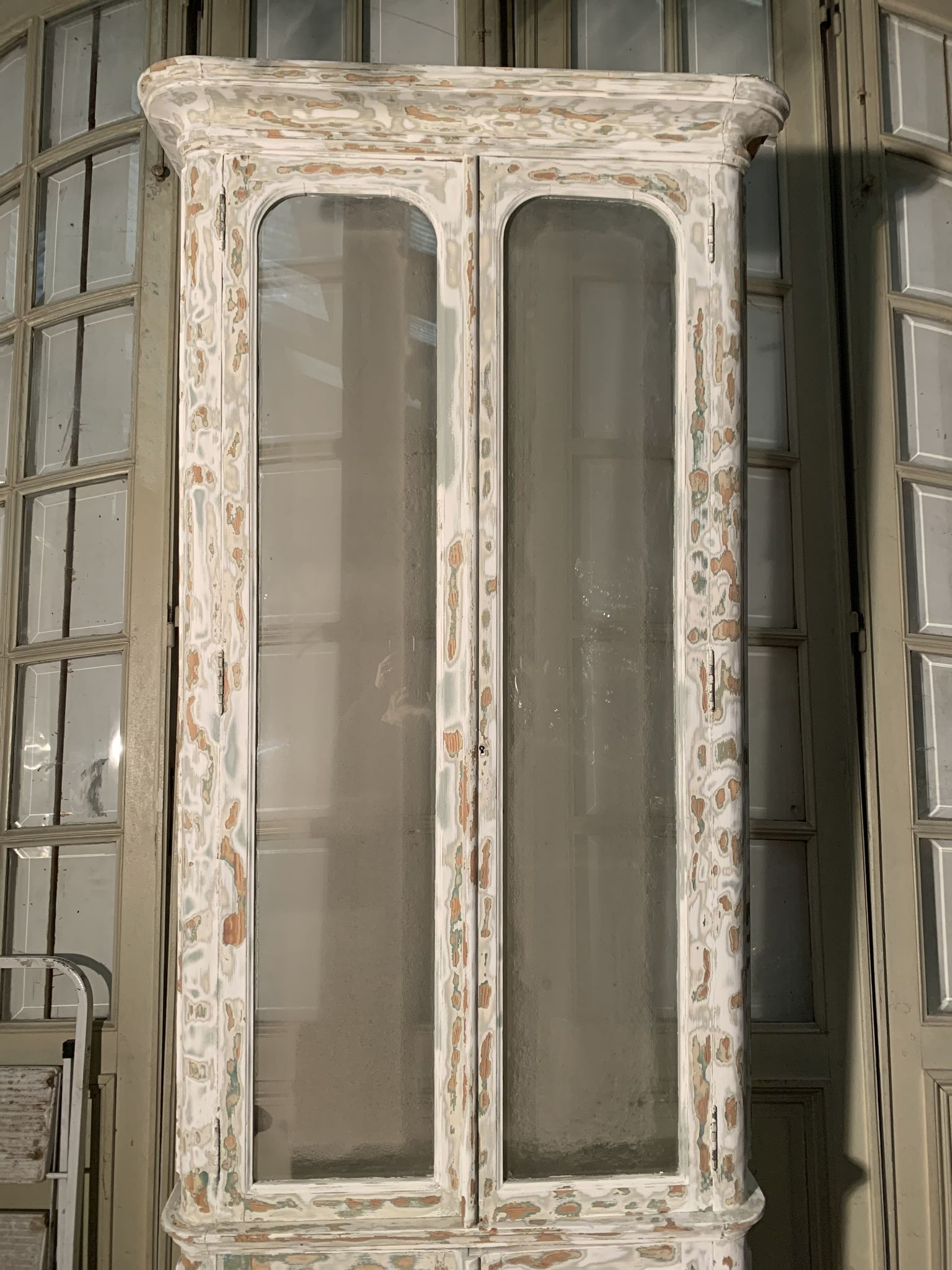 Showcase furniture style lacquered wood XX century
