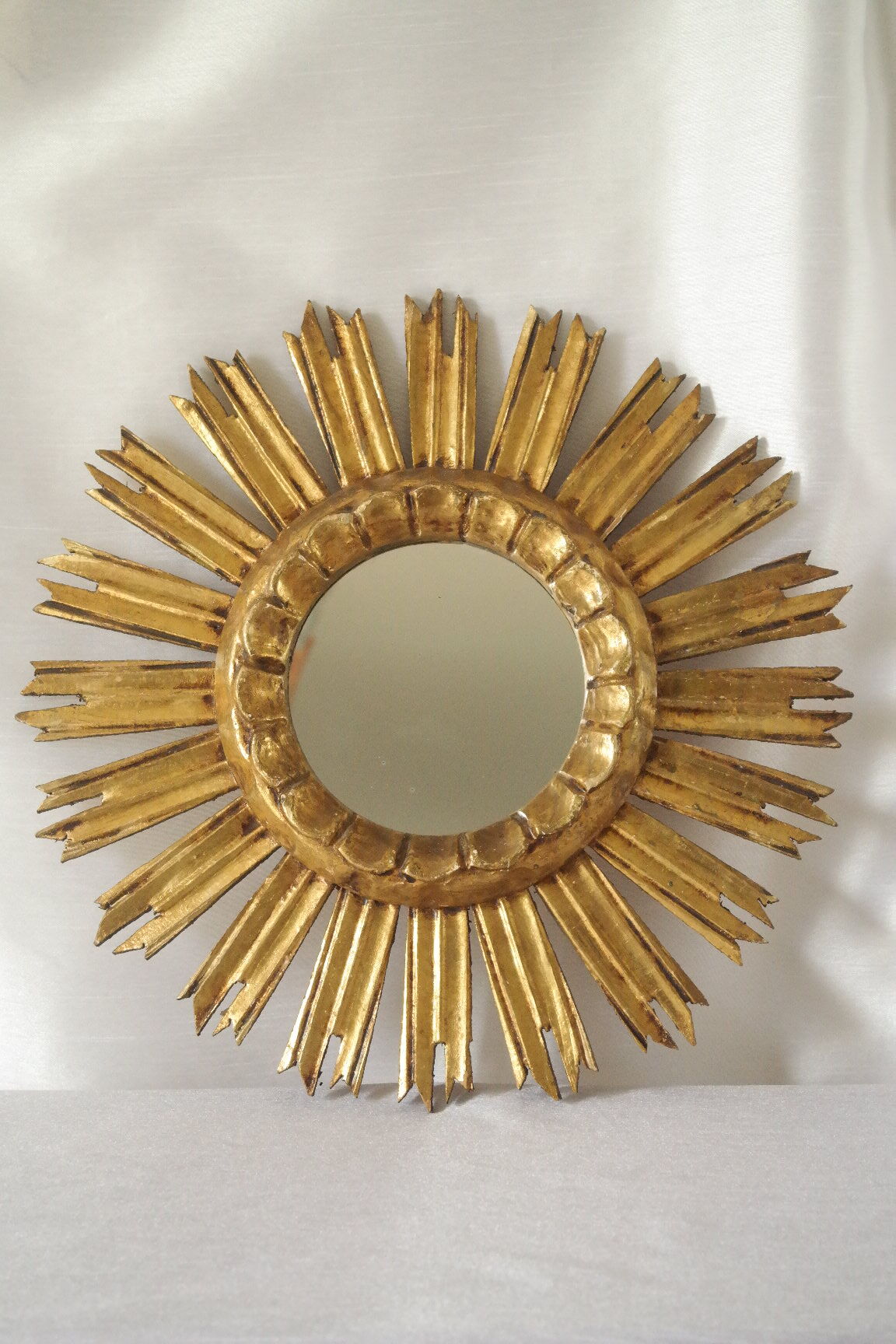 Vintage sun mirror in wood and gold resin 43 cm