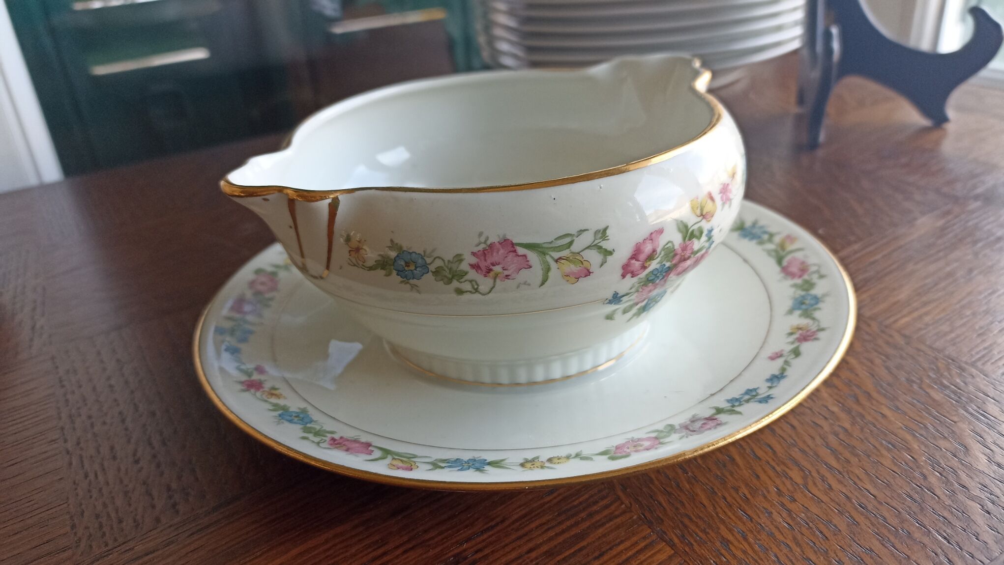 Saucière sur dormant fixe en porcelaine de Limoges - Porcelaine Limousine