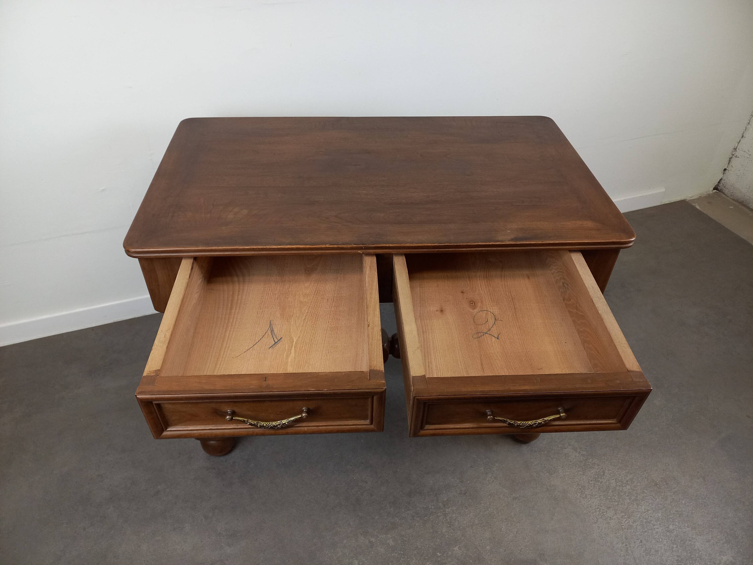 Bureau brutaliste