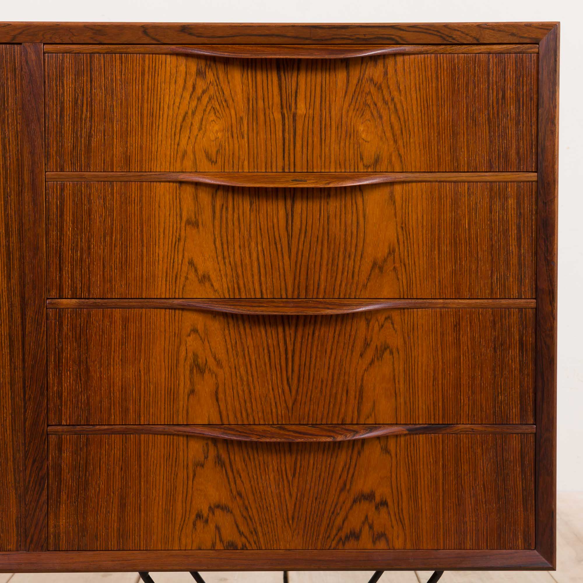 Rosewood sideboard with 4 drawers
